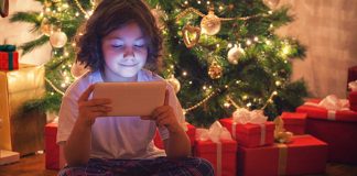 Tips-to-Buy-Tech-Gifts-for-Kids-of-Other-People-on-americastrend