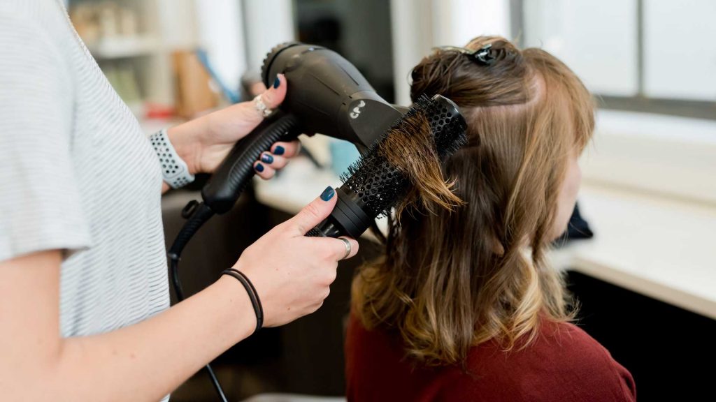 Questions-You-Must-Ask-Your-Hairstylists-on-americastrend