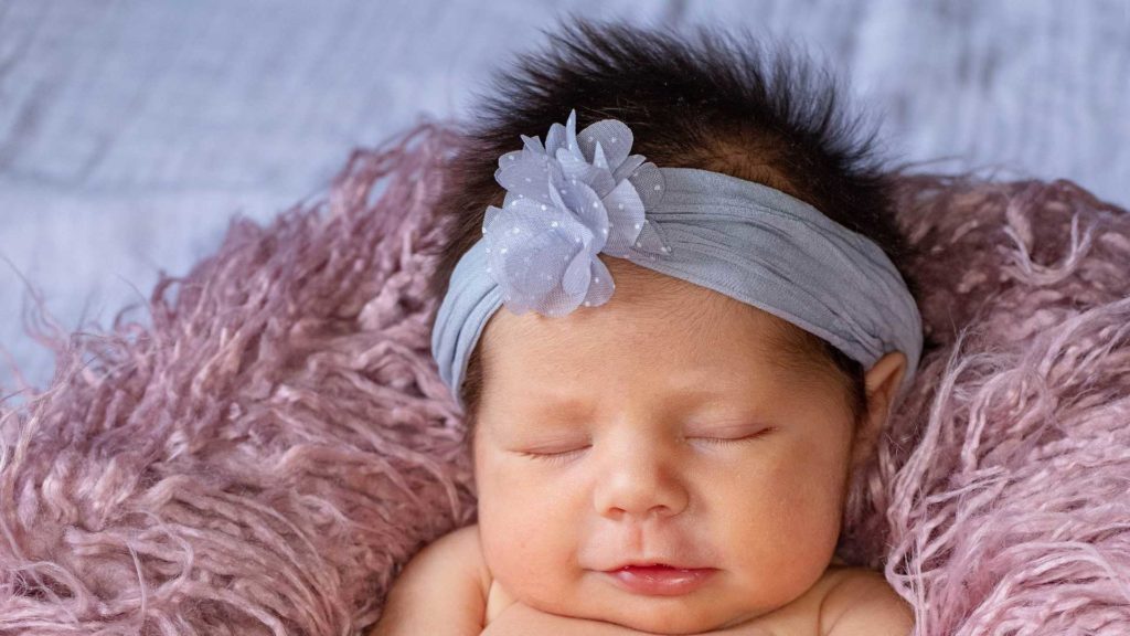 Best-Hair-Care-Tips-for-Your-Newborn-Baby’s-Hair-on-AmericasTrend
