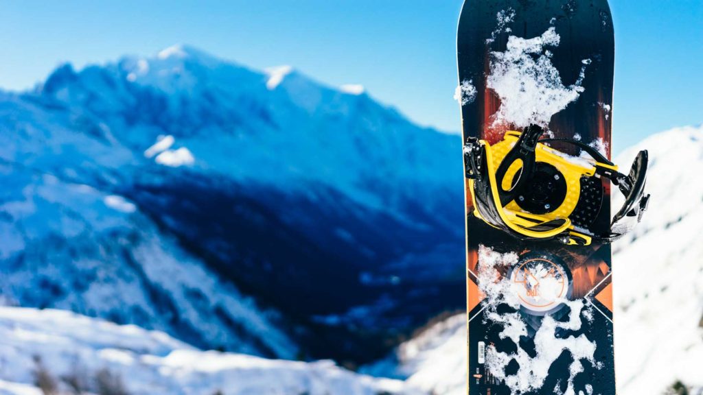Tips-To-Select-the-Best-&-Right-Snowboard-for-You-on-AmericasTrend