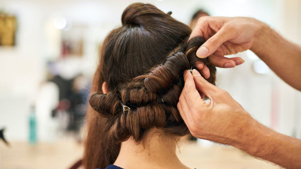 Tips-for-Hair-Styling-For-Your-Week-Hair-Woes-on-americastrend