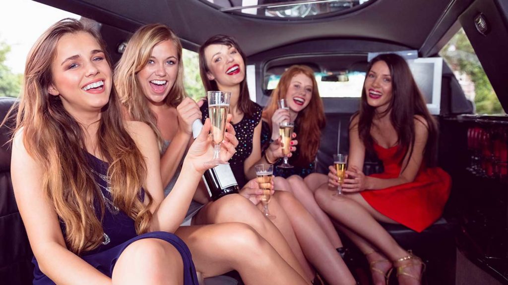 Hire-a-Limo-Service-to-Enjoy-the-Bears-Games-in-Chicago-on-americastrend