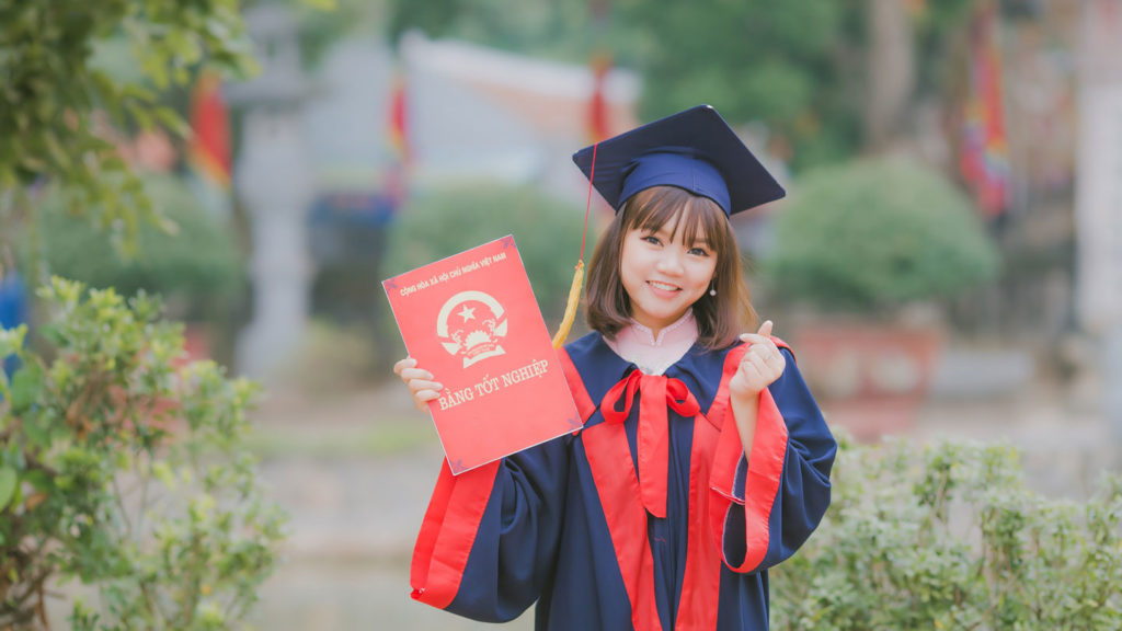 Does-It-Need-A-College-Degree-To-Take-A-Mortgage-on-americastrend