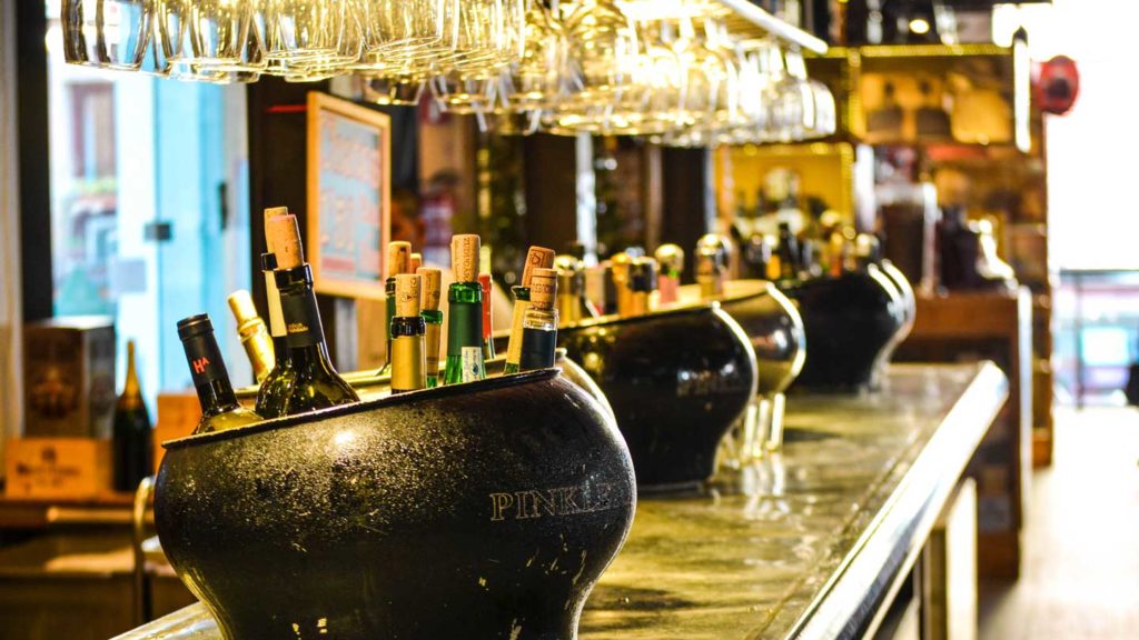 Let's-Know-About-Top-8-Wine-Bars-in-New-York-on-americastrend