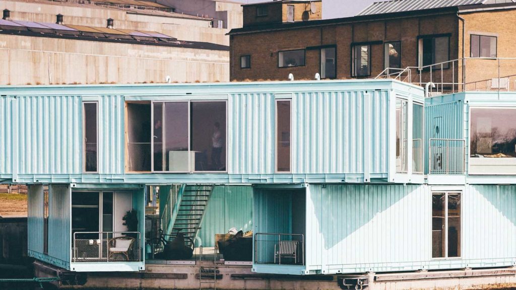 5-Tips-for-Converting-Your-Containers-into-an-Office-Space-on-americastrend