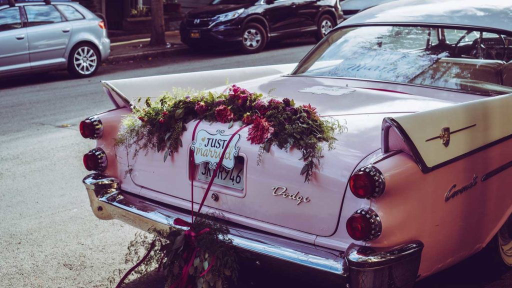 Tips-for-Choosing-the-Right-Wedding-Limo-Service-on-americastrend